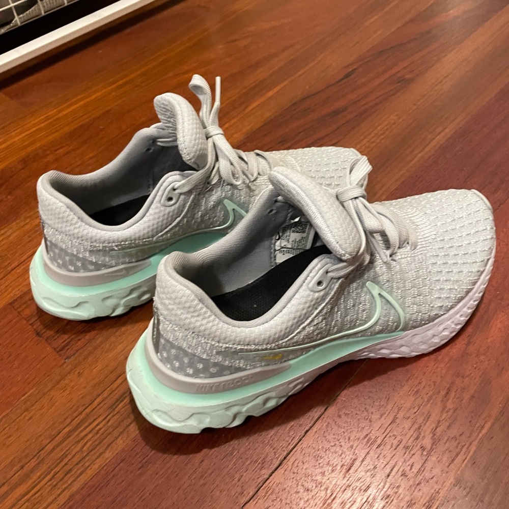 Women Nike React Infinity Flyknit 3 Running shoe